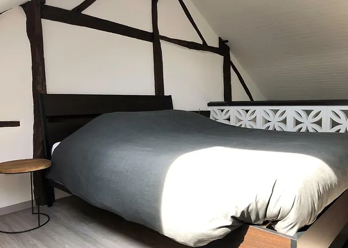 Au Petit H Apartment *